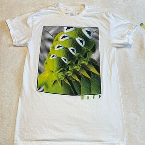 Disney Muppets Kermit the Frog tee size small